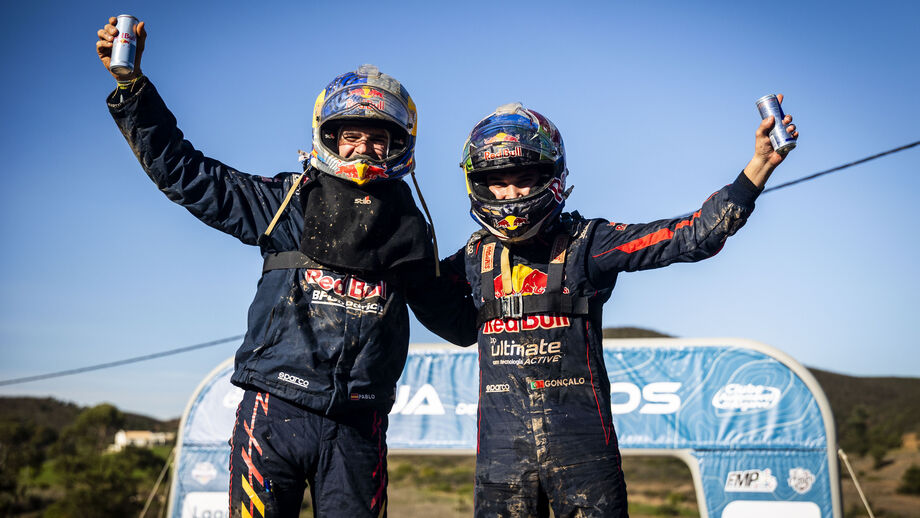 Gonçalo Guerreiro, à direita, é o novo Campeão de Portugal de Todo-o-Terreno