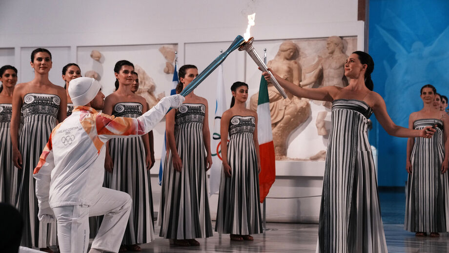 Cerimónia de acendimento da tocha para os Jogos Olímpicos de Inverno Milão-Cortina