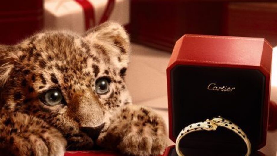 O Natal ficou mais mágico e fofinho. Cartier lança campanha festiva com panteras bebé