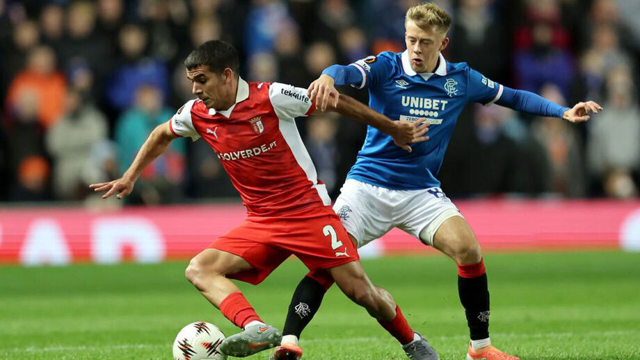 Víctor Gómez durante o Rangers-Sp. Braga 
