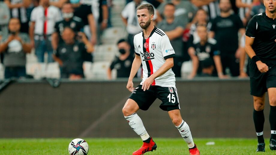 Miralem Pjanic, aos 35 anos, pondera deixar o futebol para ser agente