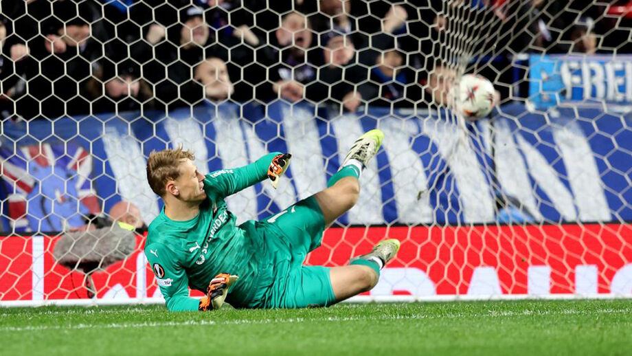 Hornicek não conseguiu travar o penálti de Tavernier frente ao Rangers