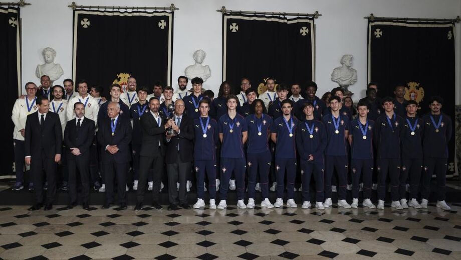 Marcelo homenageia campeões do mundo de sub-17