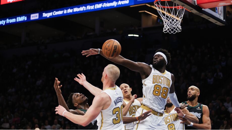 Neemias Queta destaca-se nos Celtics contra os Timberwolves em Minnesota