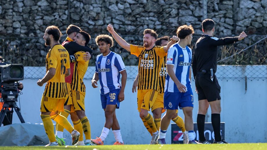 Lusitânia de Lourosa vence FC Porto B com reviravolta perto do final