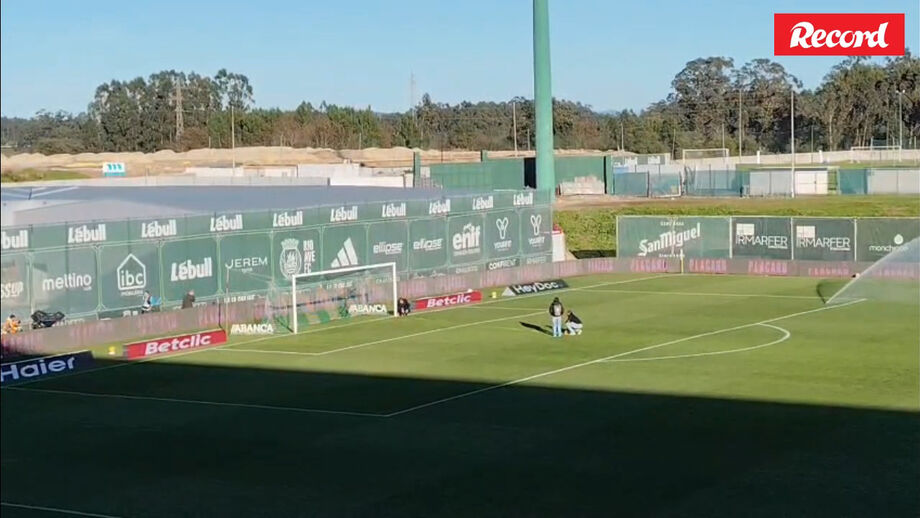 Antes do arranque do jogo entre Rio Ave e Santa Clara 