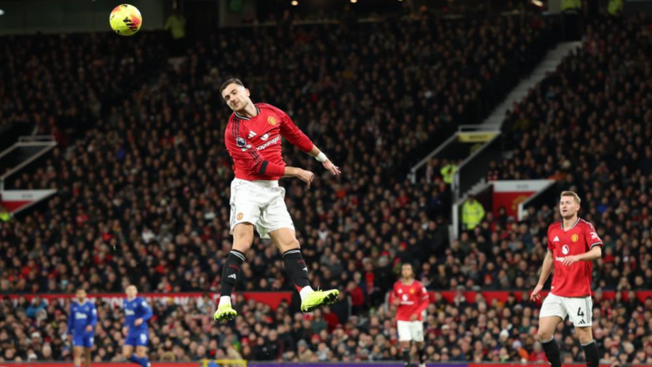 Diogo Dalot celebra 150 jogos na Premier League com o Manchester United