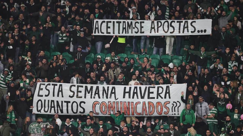 Claque do Sporting mandou 'boca' às águias na primeira parte do jogo com o Estrela