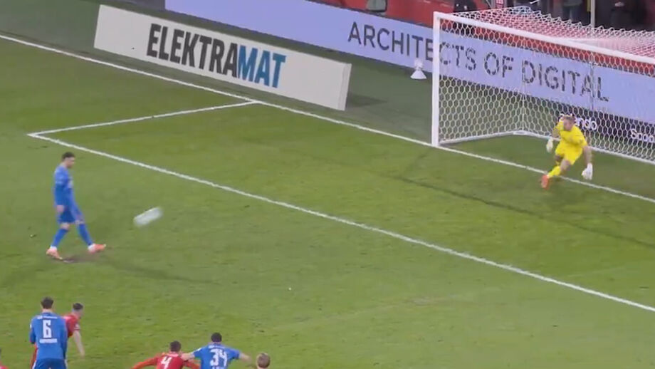 Troy Parrott foi de herói a vilão em... duas semanas