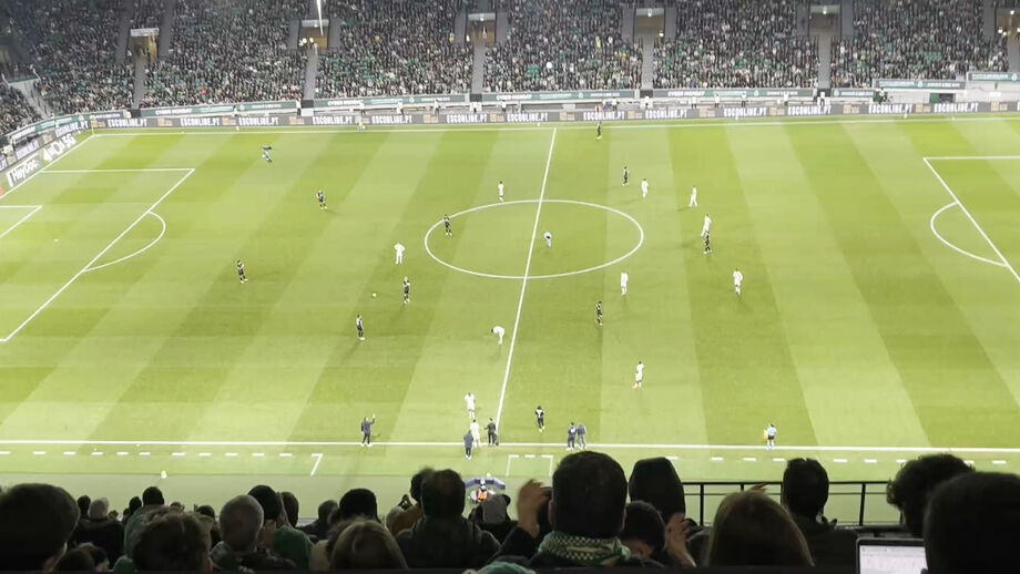 Aquando da substituição do agora extremo do E. Amadora