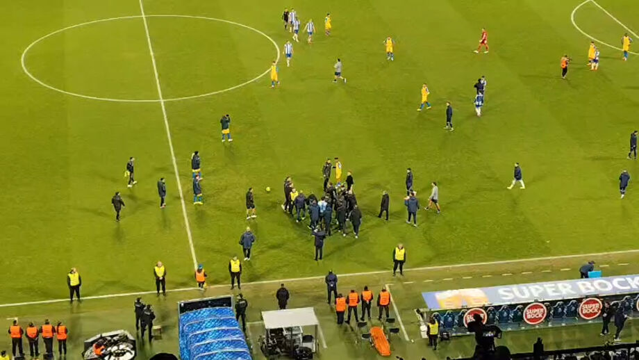 Treinadores 'pegados' depois do apito final