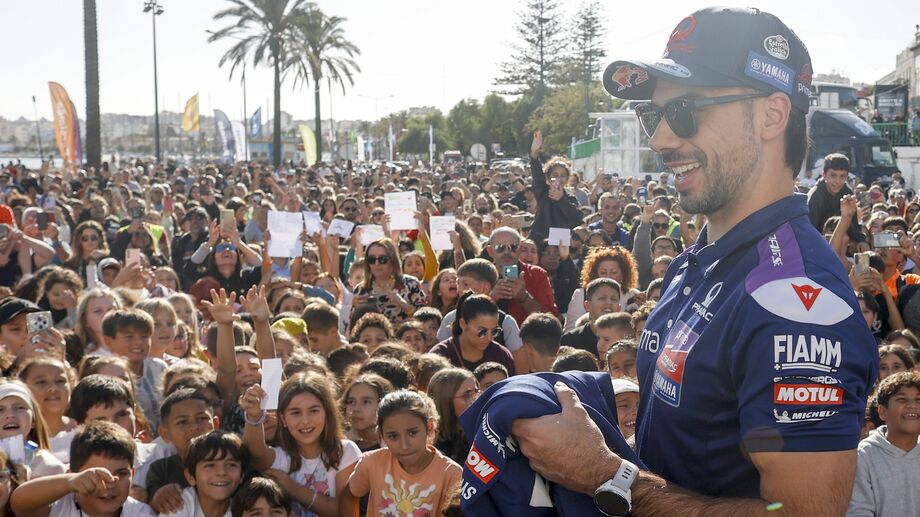 Miguel Oliveira recebido em festa em Portimão para o Mundial de MotoGP