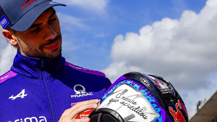 Miguel Oliveira apresenta capacete especial para a corrida em Portimão