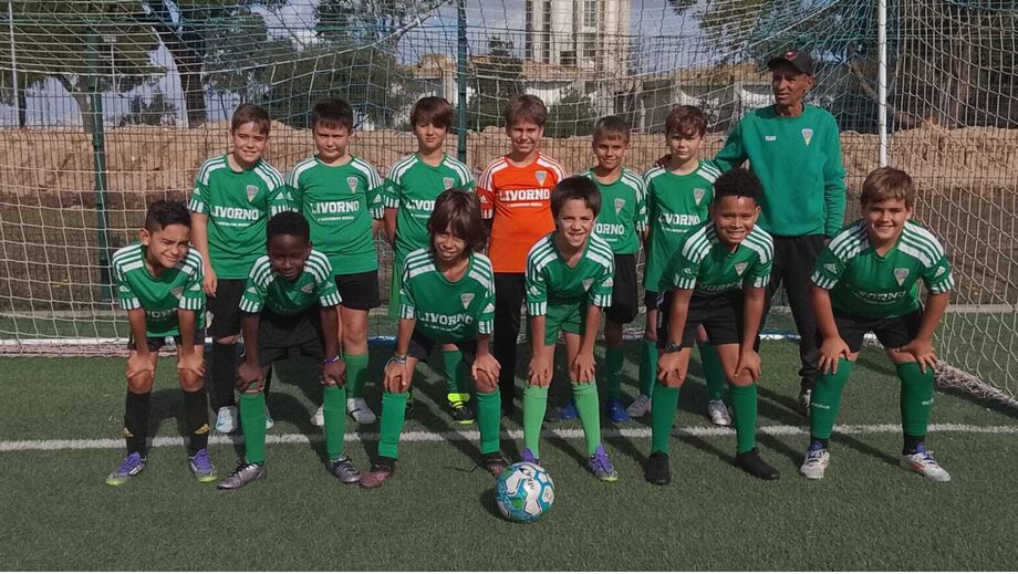 Equipa de futebol Pescadores da Costa de Caparica promove conduta saudável