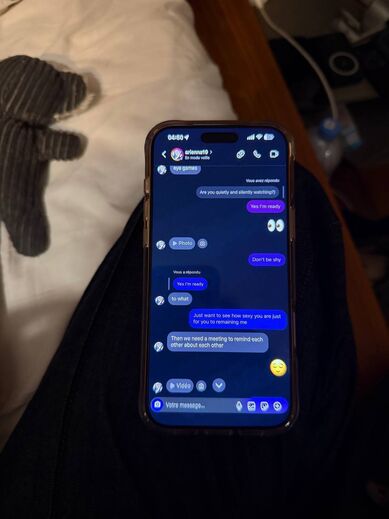 Nikki Seey mostra conversas que Nicolas Ngamaleu tinha com outras mulheres