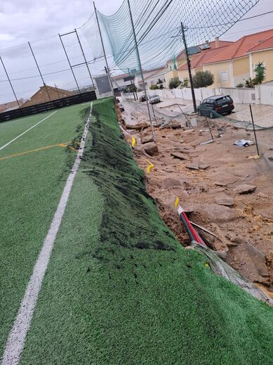 Campo do Botafogo Futebol Clube desaba devido ao mau tempo