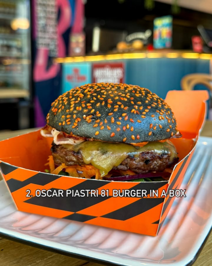 Oscar Piastri e a maldição do hambúrguer: restaurante australiano pede desculpas após promoção falhada.
