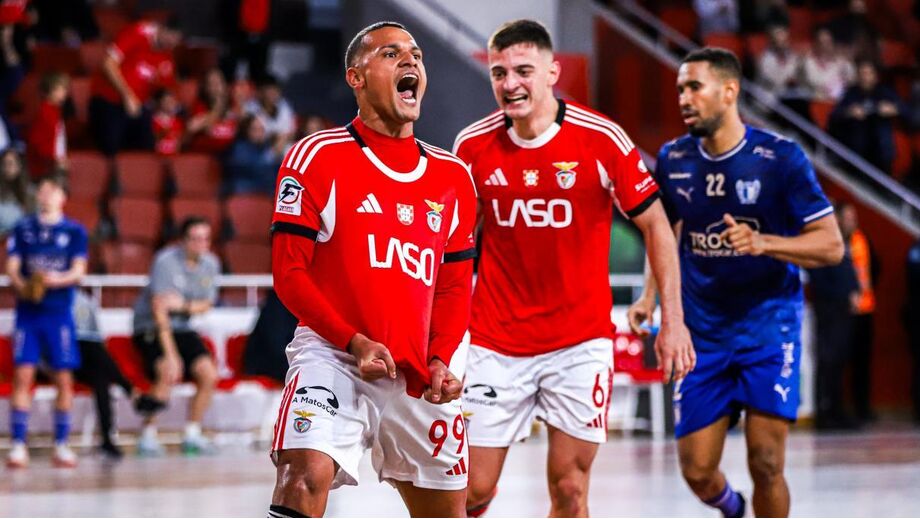 Benfica vence Famalicão por 4-2