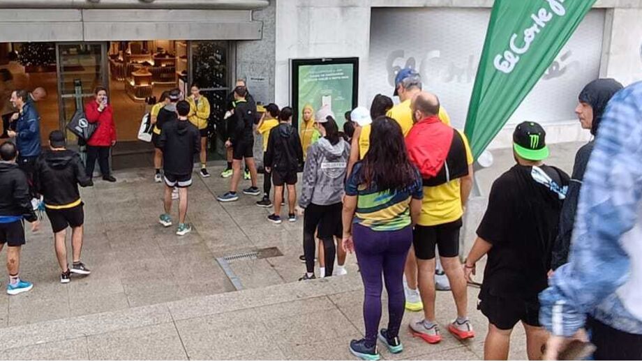 Mais de 100 pessoas desafiaram a chuva no segundo treino para a São Silvestre El Corte Inglés