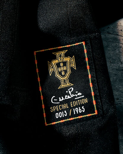 Camisola especial homenageia Eusébio