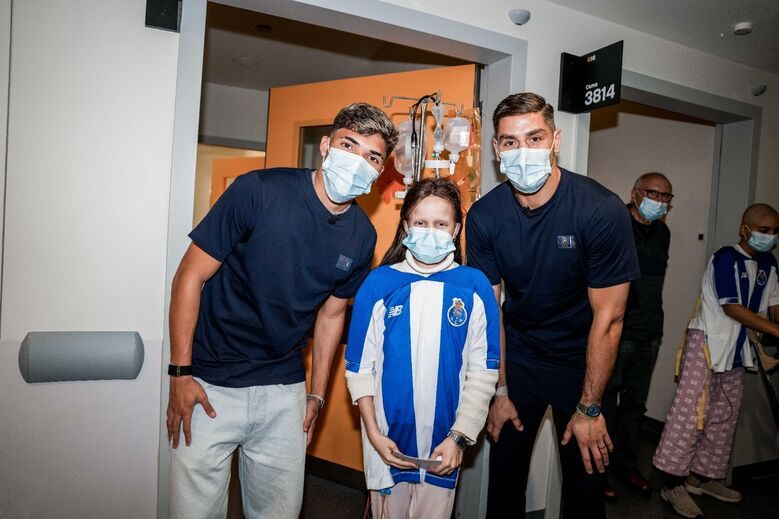 William Gomes e Cláudio Ramos alegraram tarde das crianças internadas