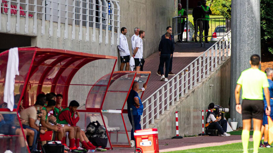 Mourinho tem assistido aos jogos da formação