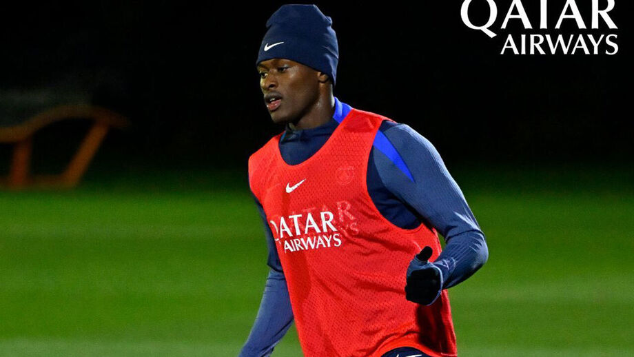 Nuno Mendes já corre com bola no relvado