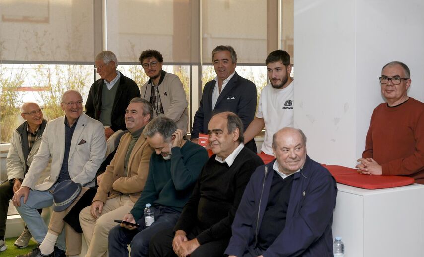 O Ajax-Benfica no Estádio Record