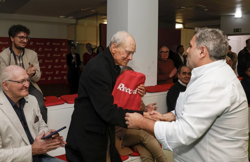 O Ajax-Benfica no Estádio Record