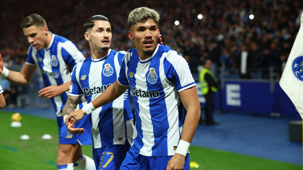 FC Porto sofreu para vencer o Estoril no Dragão