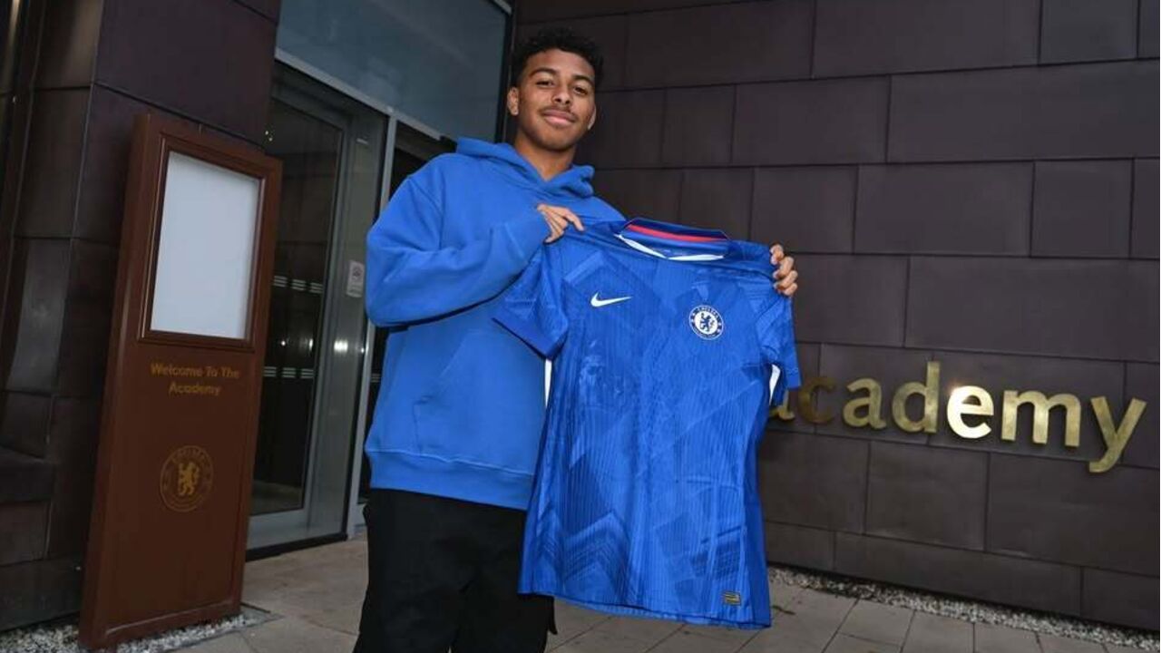 Filho de Thiago Silva assina contrato profissional com o Chelsea