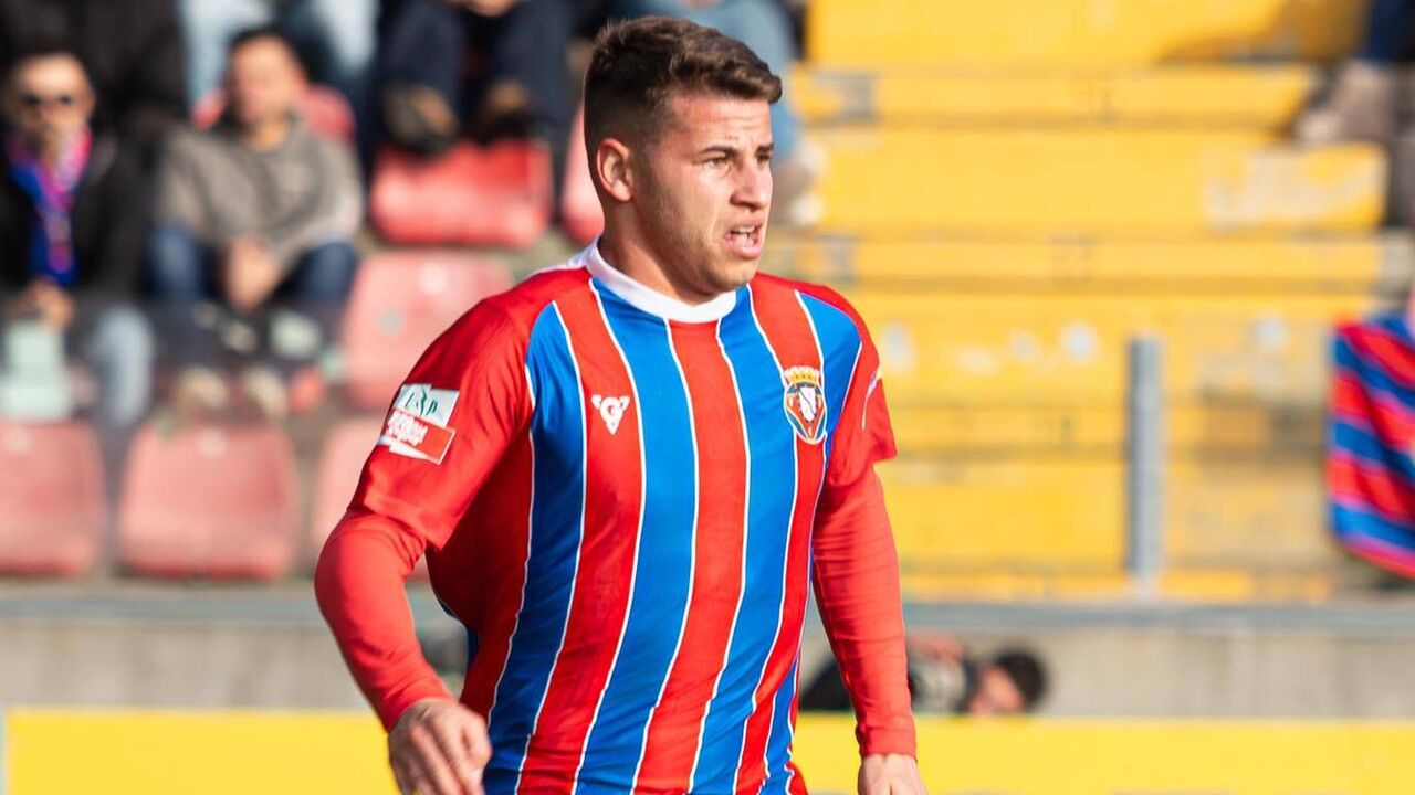 Léo Teixeira, jogador do Felgueiras, está estável após incêndio em casa