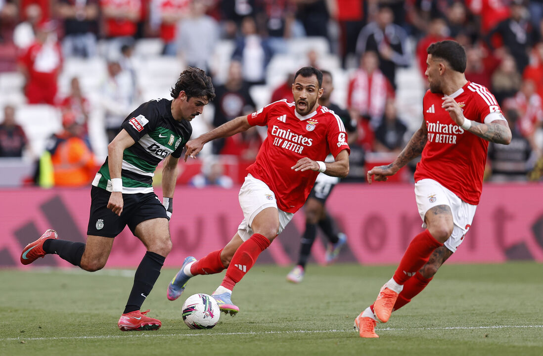 Trincão com Pavlidis com Otamendi