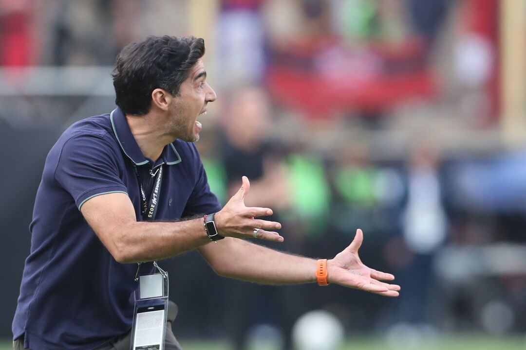 Abel Ferreira muito interventivo na final da Libertadores