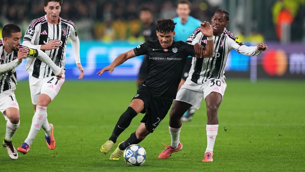 Partida entre Juventus e Sporting, jogo de futebol europeu