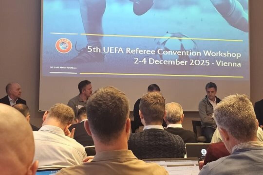 Luciano Gonçalves participou em workshop de arbitragem da UEFA