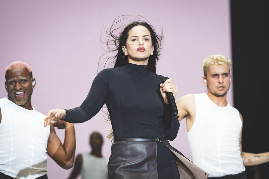 Rosalía apresenta "Lux", álbum inovador com inspiração em figuras como Santa Rosalia e Björk