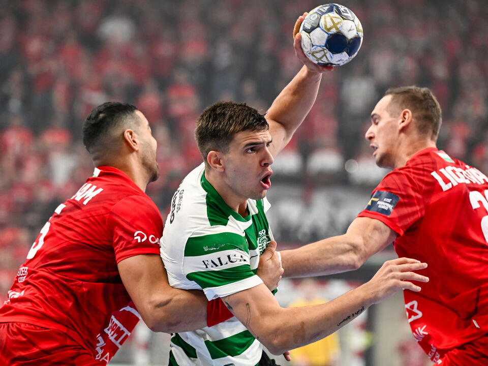 Sporting CP perde contra Veszprém num jogo Champions com arbitragem polémica