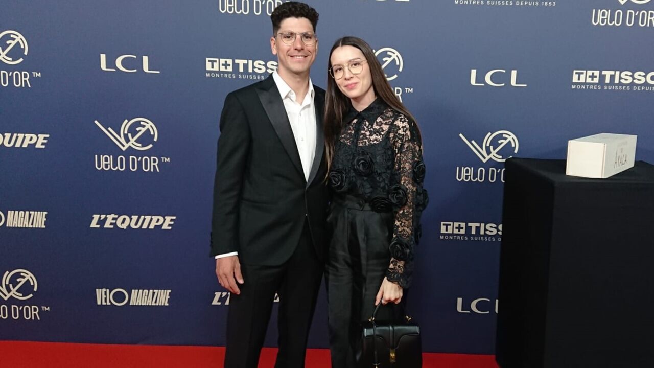 João Almeida em Paris na companhia da namorada Rita