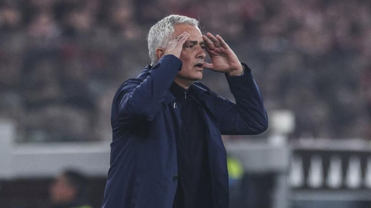 José Mourinho durante o Benfica-Sporting