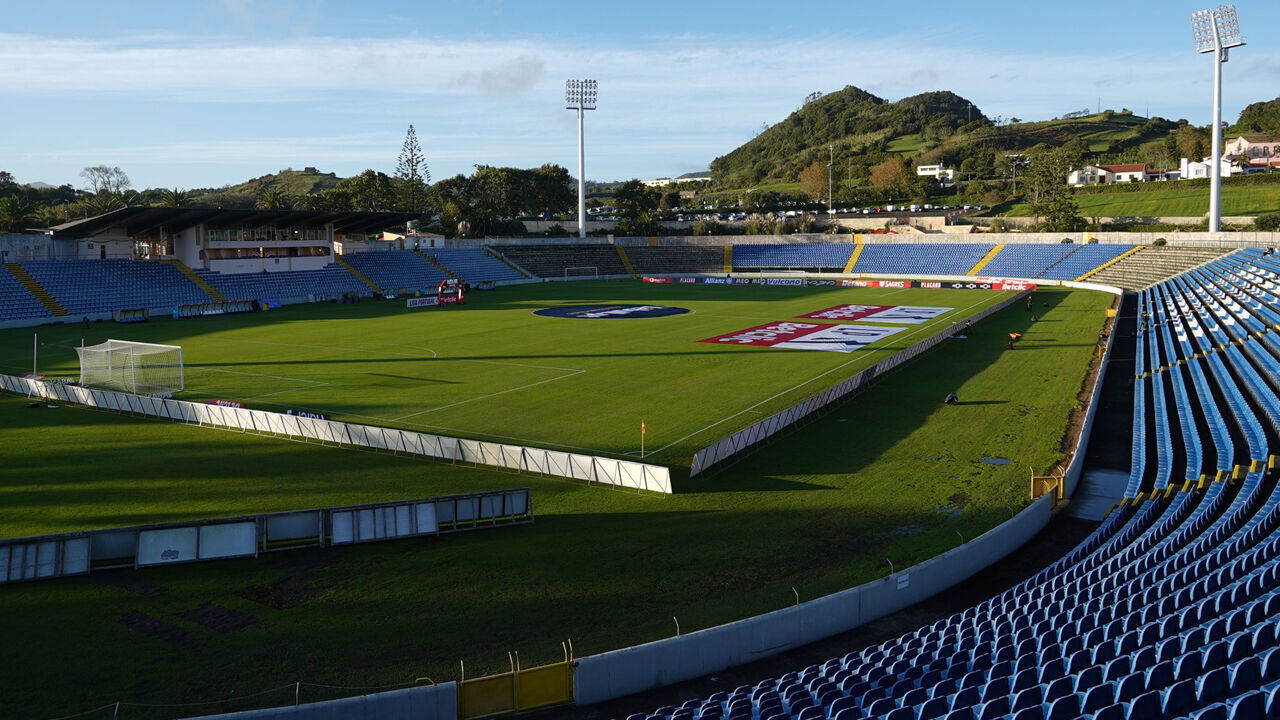 Santa Clara e Casa Pia medem forças nos Açores