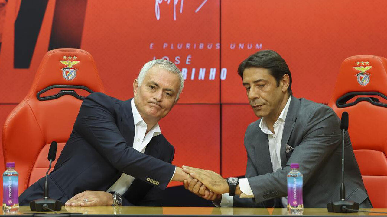 Mourinho e Rui Costa no dia da apresentação