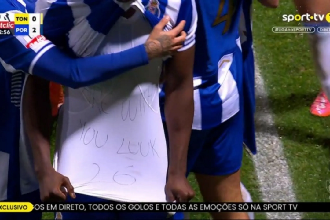 «Estamos contigo»: Samu colocou o FC Porto na frente em Tondela e fez dedicatória a Luuk de Jong