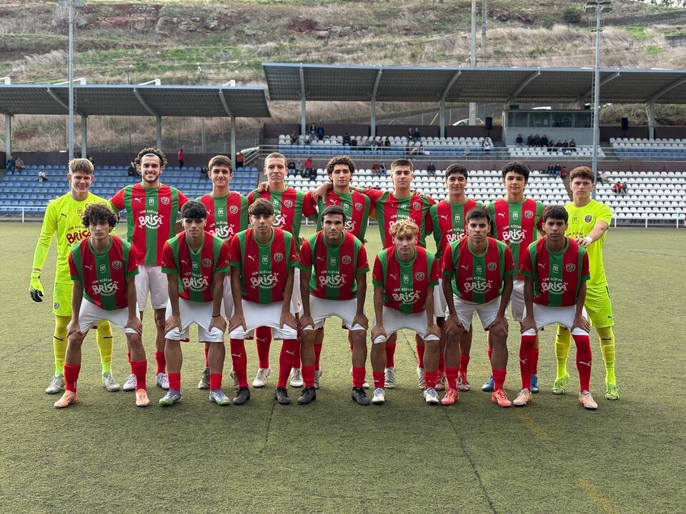 A equipa do Marítimo B que defrontou o Canicense