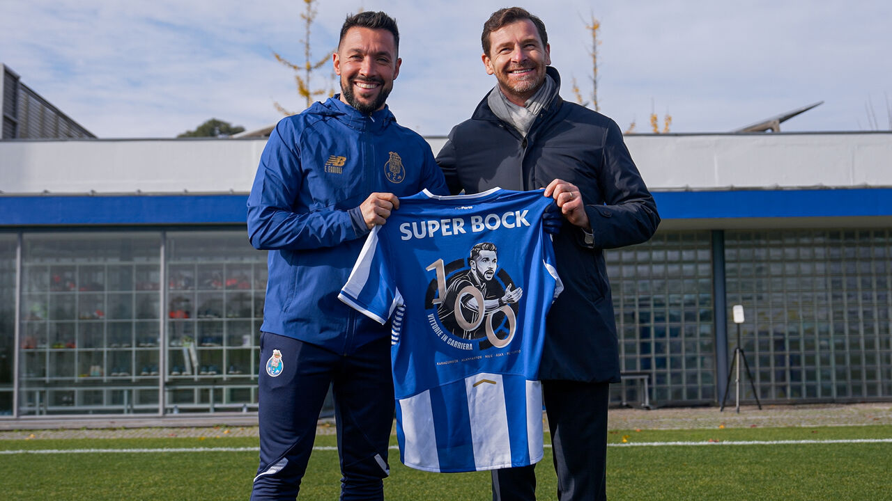 FC Porto assinala 100 vitórias de Farioli com André Villas-Boas