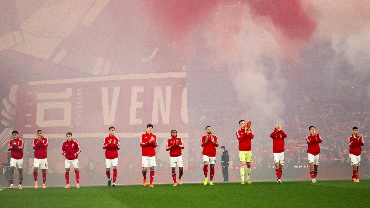 Benfica recebe o Nápoles no Estádio da Luz