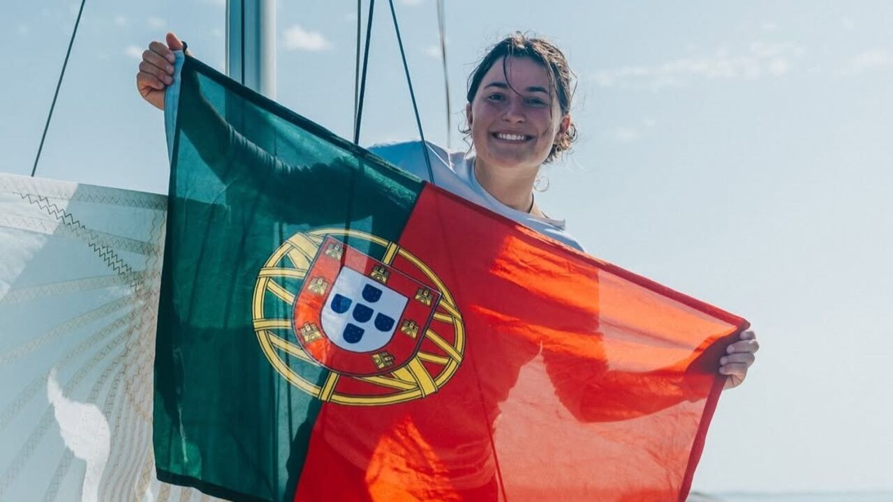 Madalena Casanova assina protocolo com a FP Vela