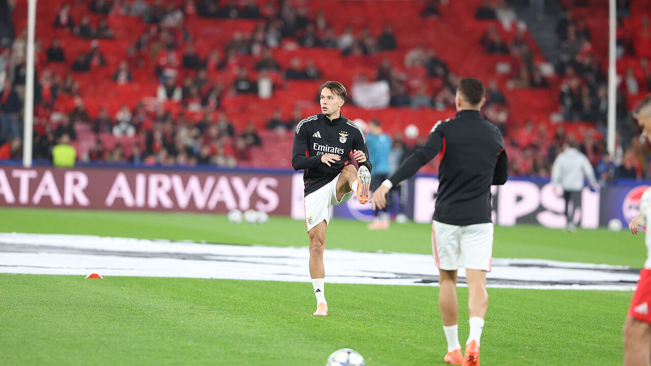 Benfica prepara jogo com Nápoles. Equipa focada em vencer