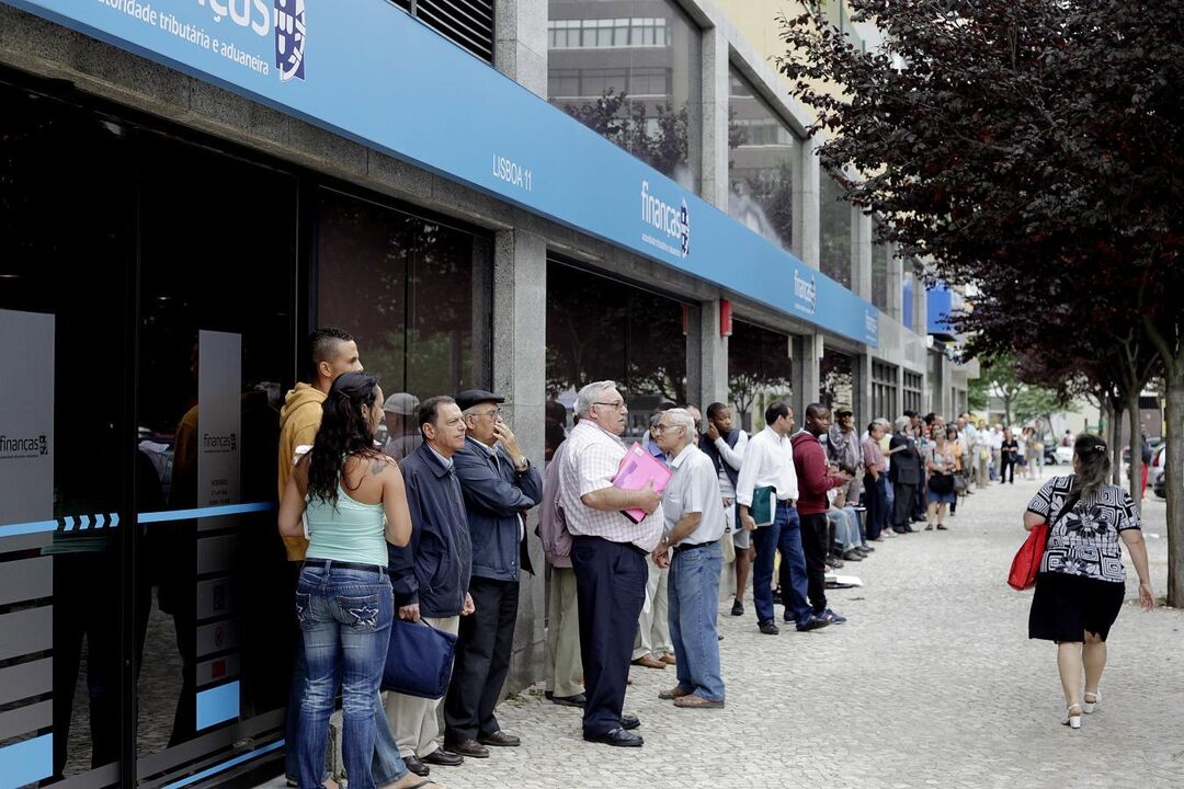 finanças fisco fila
