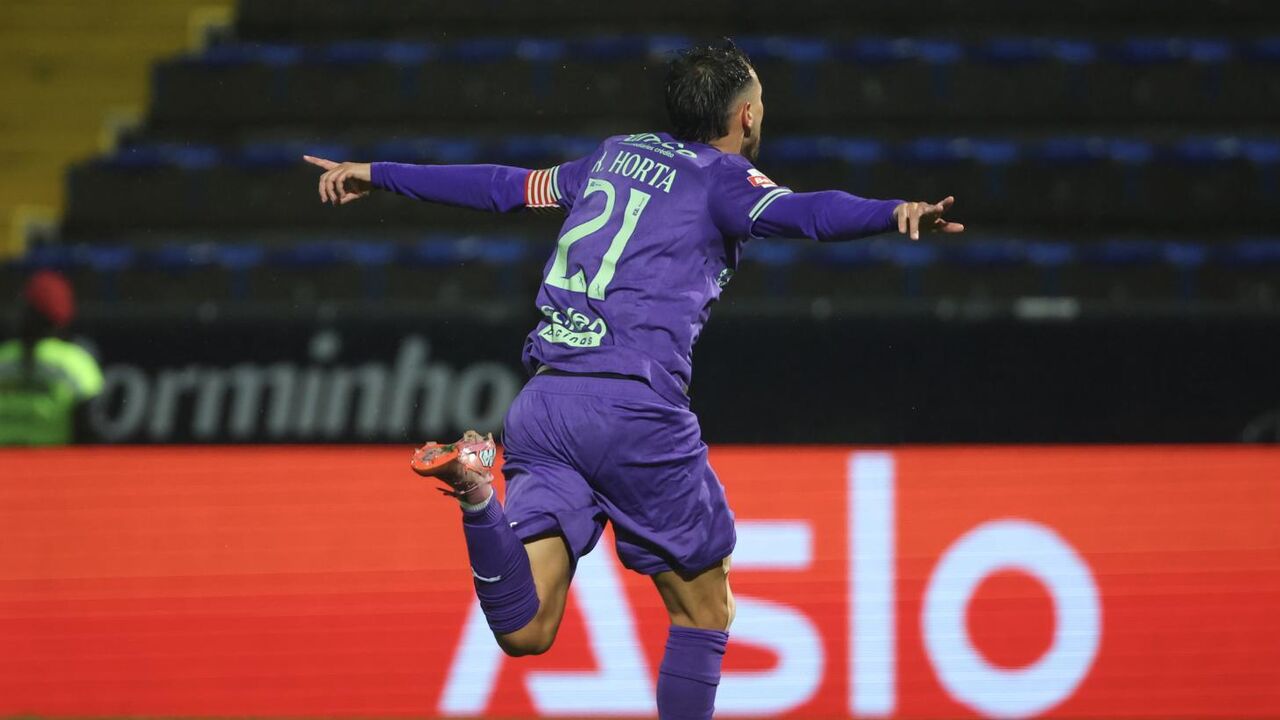 Ricardo Horta festaja o primeiro golo